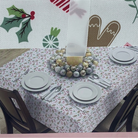 Cupcakes and Cashmere Christmas Gingerbread Tablecloth Oblong 60” x 84” - Picture 4 of 6